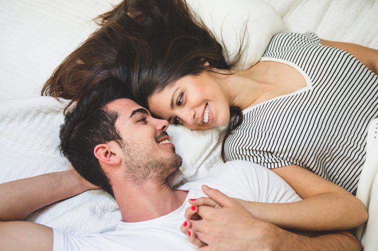 10 cosas que le gustan a las mujeres que un hombre haga por ella