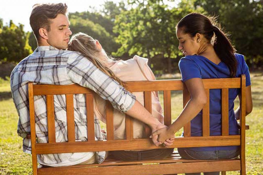 Señales De Que Le Gustas Aunque Tenga Novia