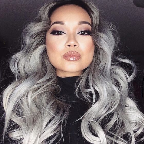 Cabello gris en piel morena: 25 ejemplos de lo increíble que se mira ...